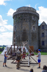 Enfants du Moyen Age : Machines de guerre et futures recrues , Saint André sur S... - Saint André sur Sèvre, Nouvelle-Aquitaine