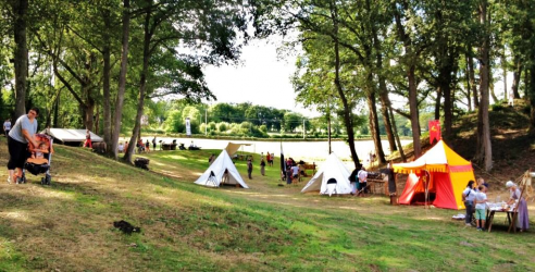 Le Camp médiéval des mottes de l'An Mil - Saint-Dizier-la-Tour, Nouvelle-Aquitaine